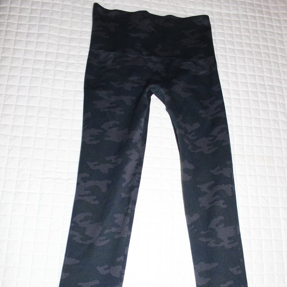 Spanx Look at Me Now Seamless Leggings